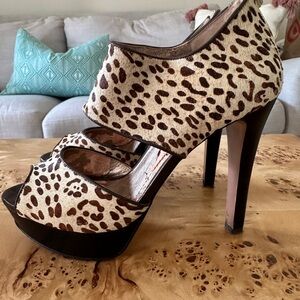 BCBGeneration Snow Leopard/Spotted Helara Heels - Size 7 - great condition!